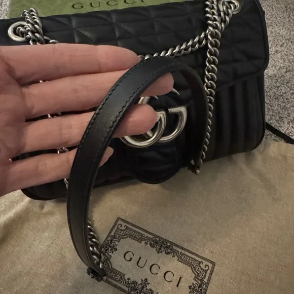 Gucci GG MARMONT MATELASSÉ MEDIUM SHOULDER BAG Black with Antique Silver - Picture 8 of 10